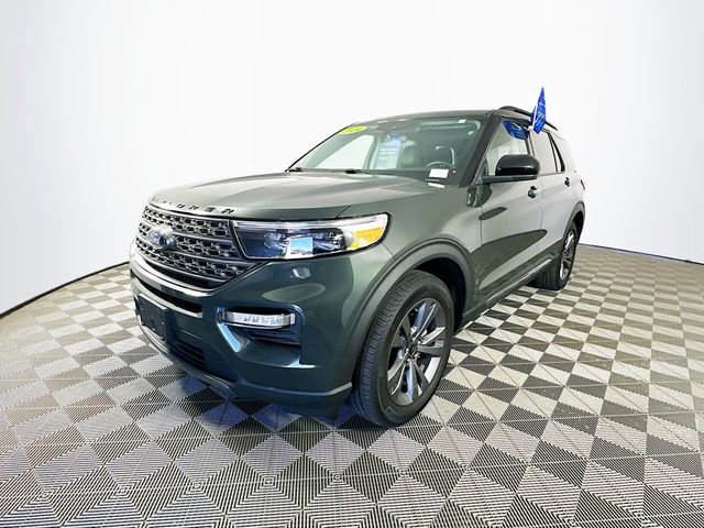 Certified 2024 Ford Explorer XLT w/ Equipment Group 202A AWD/4WD image 7