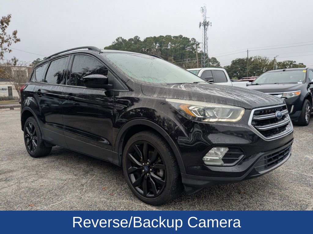 Certified 2019 Ford Escape SE image 2