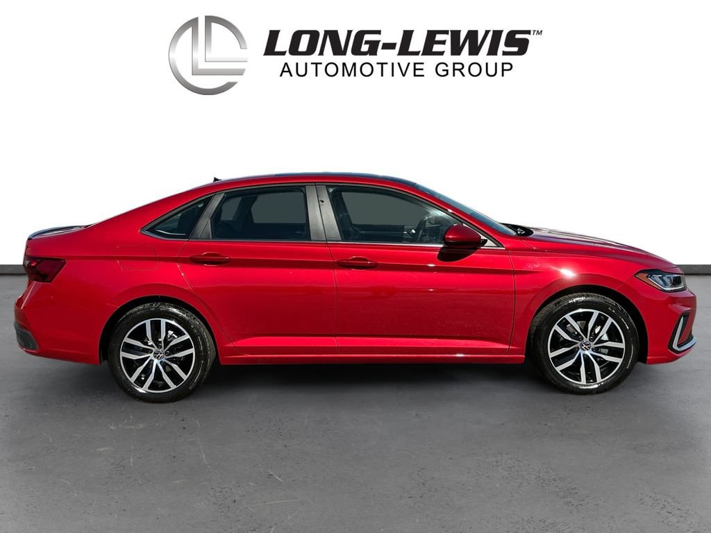 Used 2025 Volkswagen Jetta SE w/ Sunroof Package FWD image 8