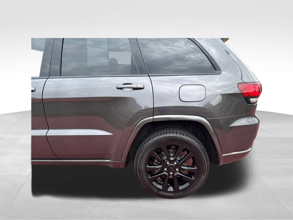 Used 2018 Jeep Grand Cherokee Altitude AWD/4WD image 37