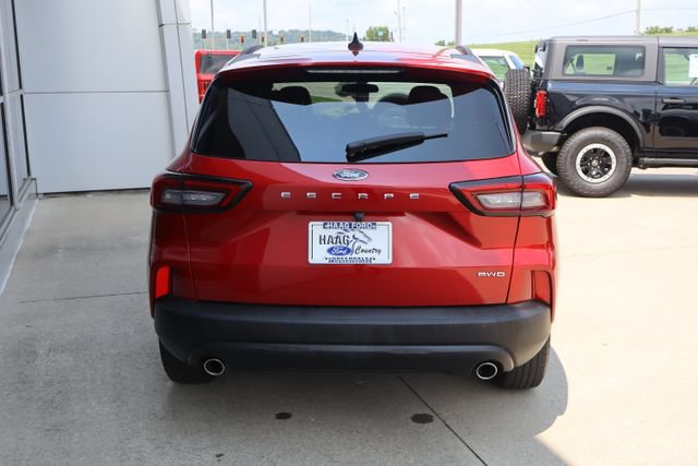 Certified 2025 Ford Escape ST-Line Select AWD/4WD image 4