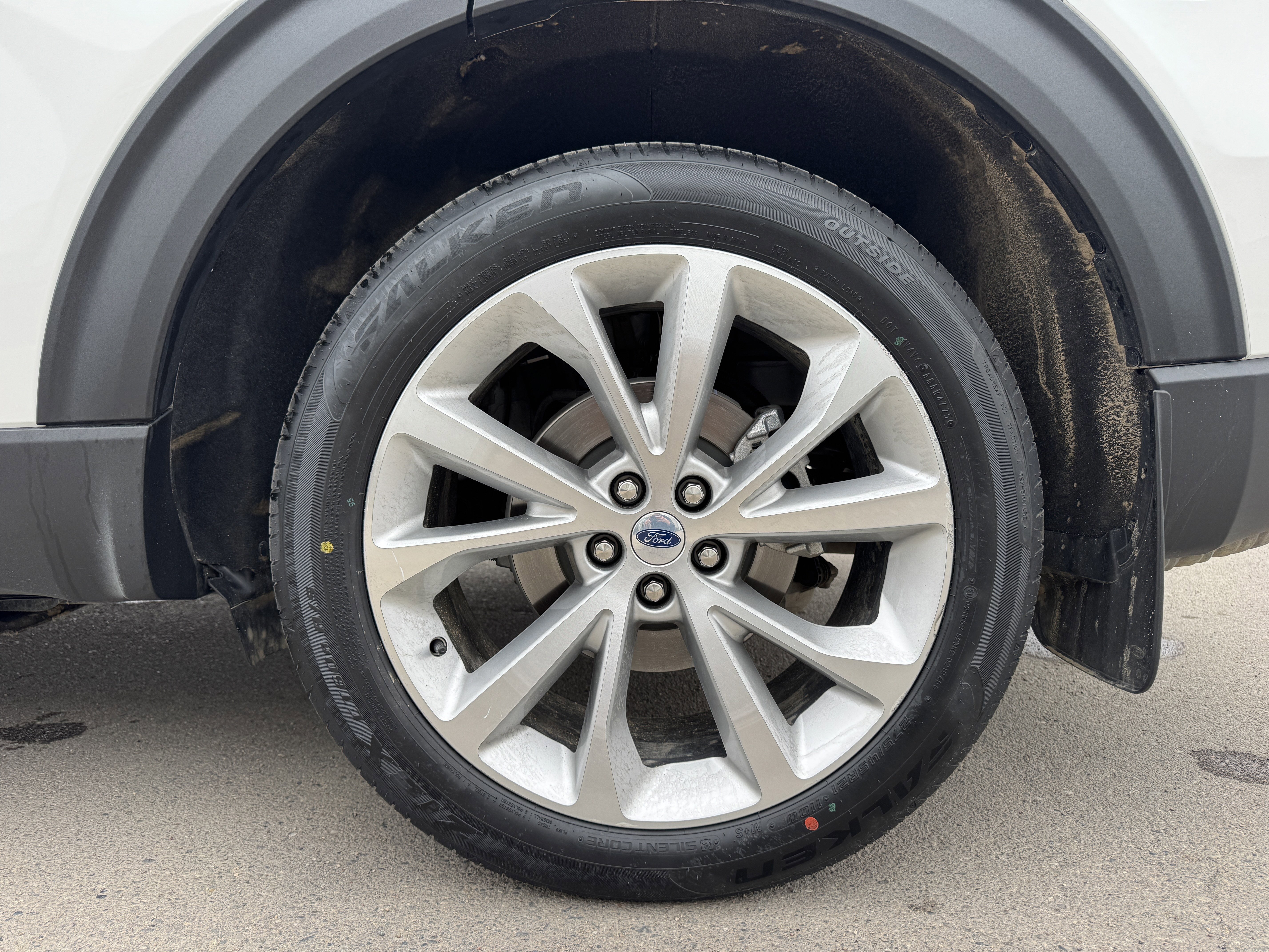 Certified 2024 Ford Explorer Platinum w/ Technology Package image 20