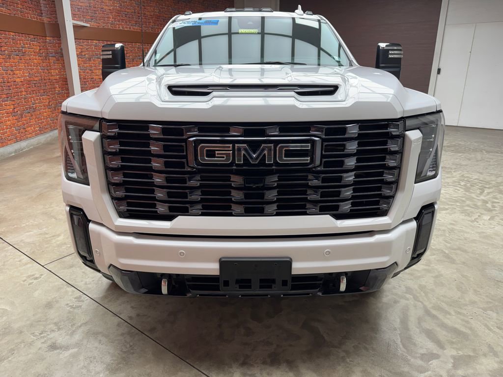 Used 2024 GMC Sierra 2500 Denali Ultimate AWD/4WD image 8