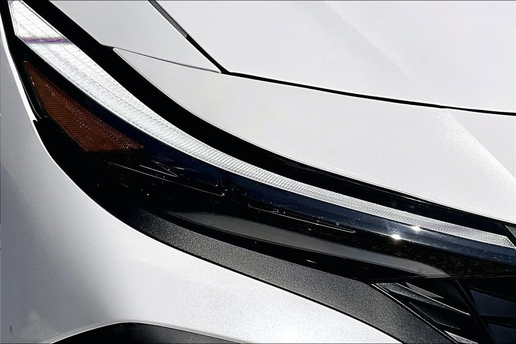 Used 2024 Hyundai Elantra SE image 29