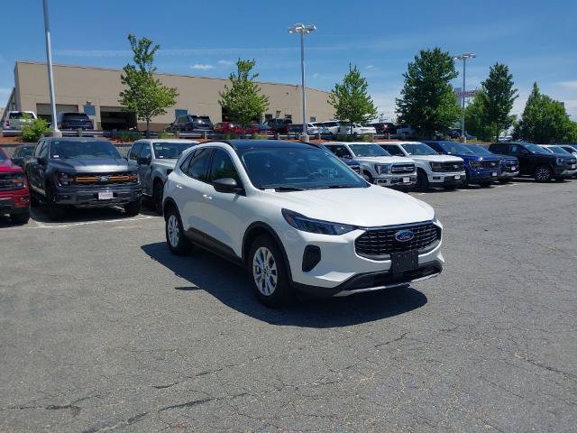 Certified 2023 Ford Escape Active w/ Tech Pack #1 AWD/4WD image 1