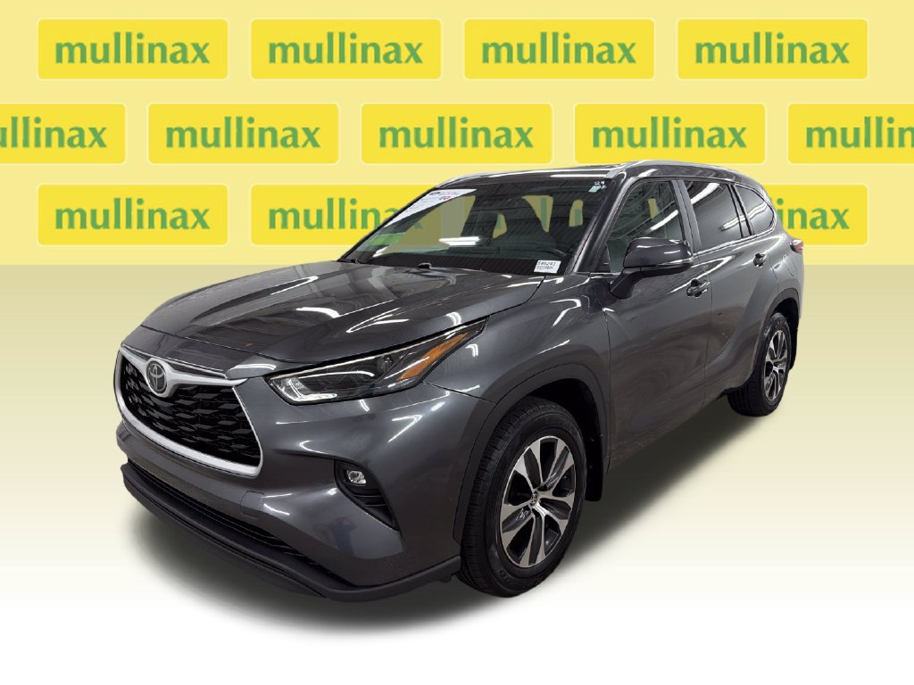 Used 2024 Toyota Highlander XLE FWD image 15