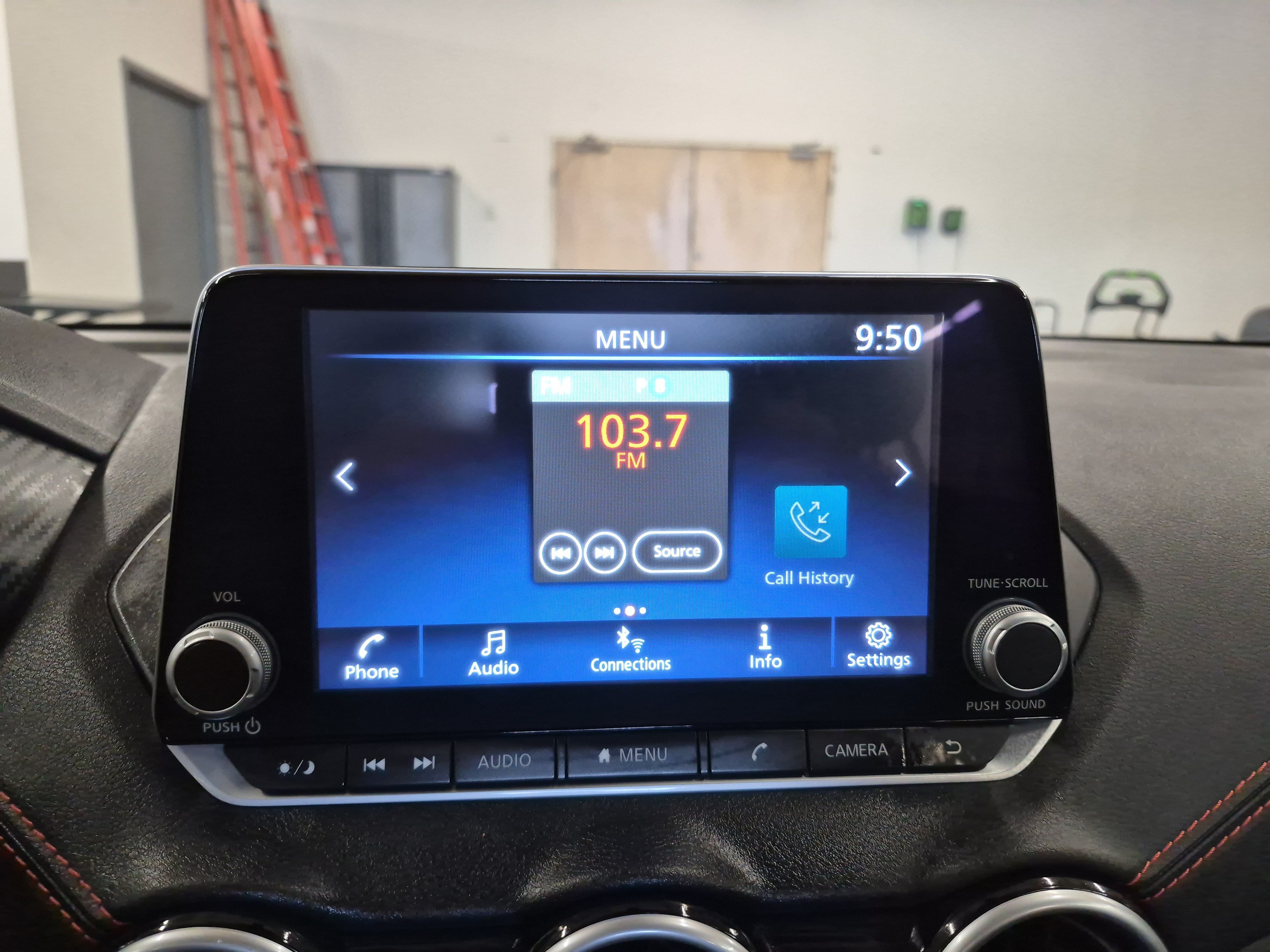 Used 2025 Nissan Sentra SR FWD image 32