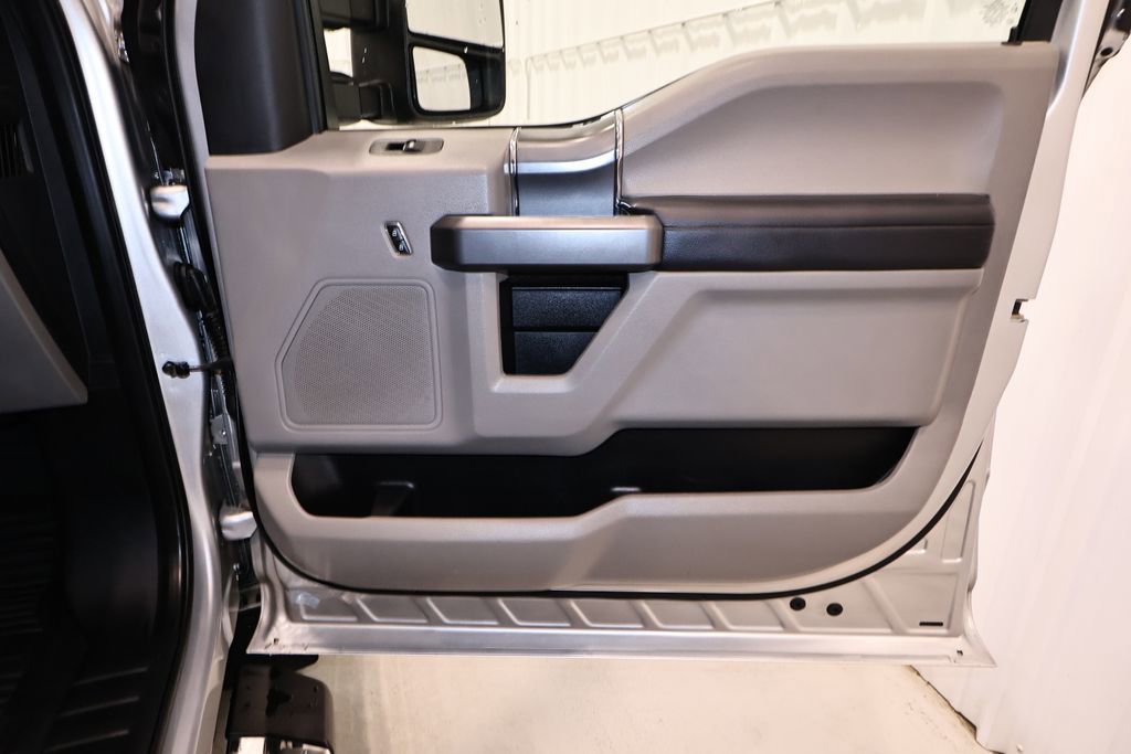 Certified 2019 Ford F250 XLT w/ XLT Premium Package AWD/4WD image 19