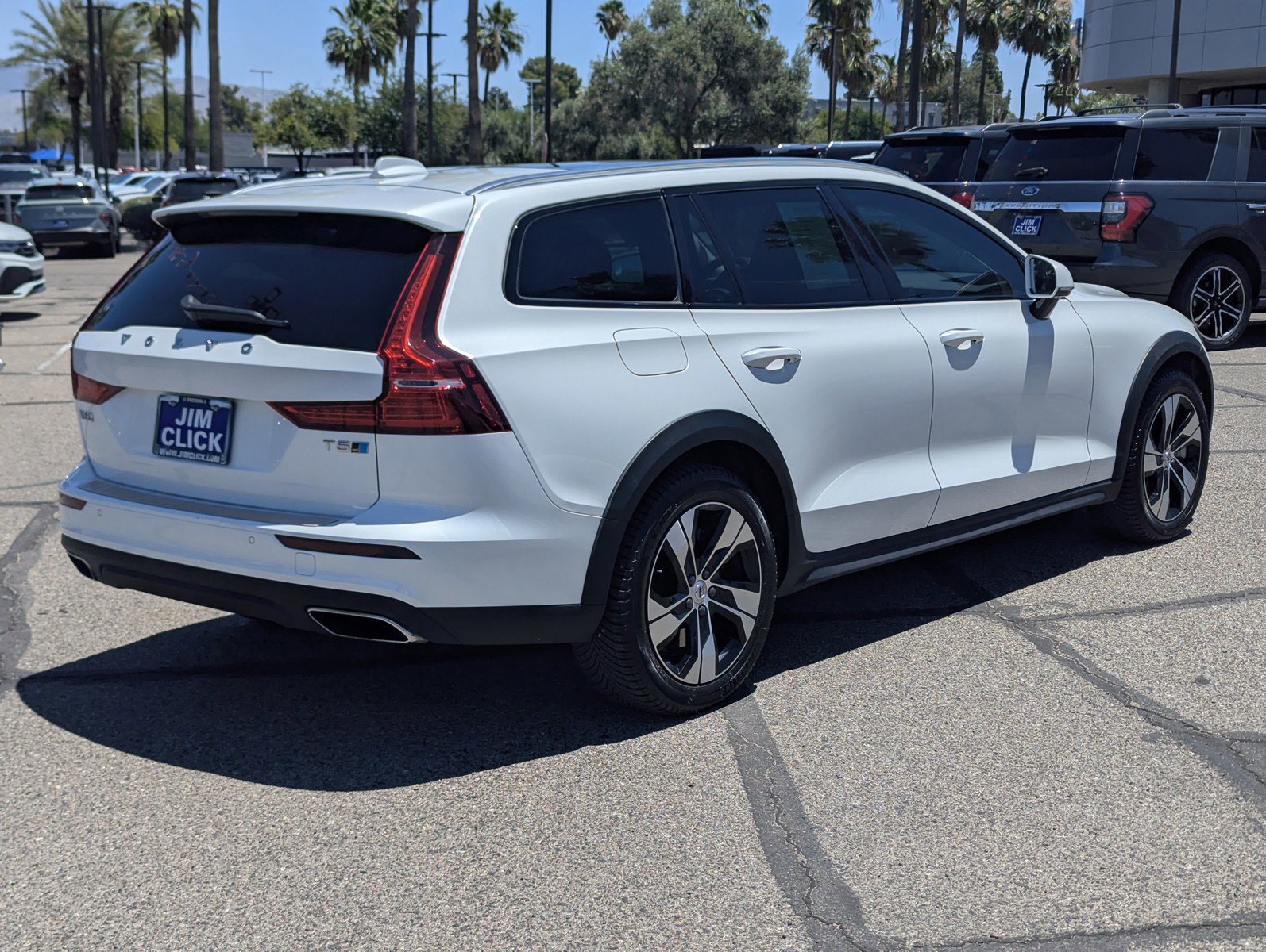 Used 2020 Volvo V60 T5 Cross Country AWD/4WD image 2