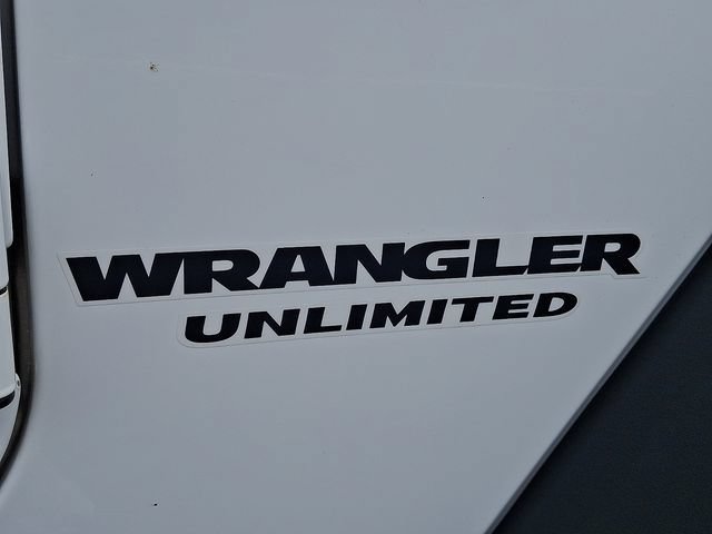 Used 2017 Jeep Wrangler Unlimited Rubicon AWD/4WD image 28