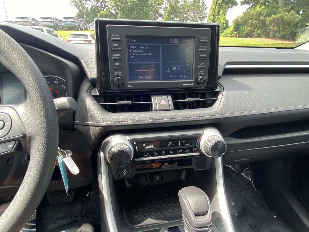 Used 2021 Toyota RAV4 LE FWD image 24