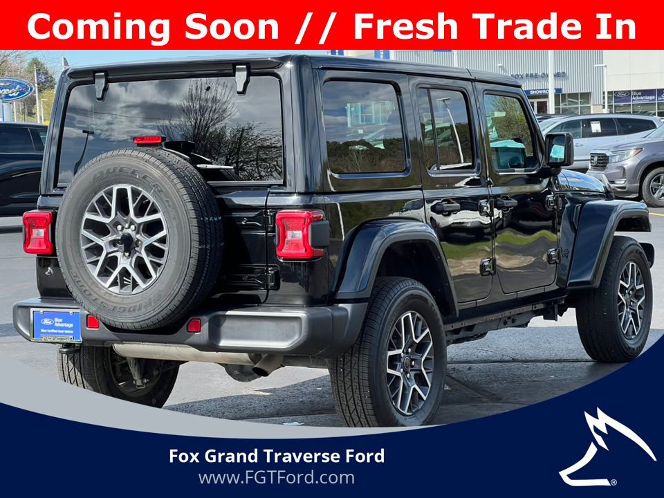 Used 2025 Jeep Wrangler Unlimited Sahara AWD/4WD image 9
