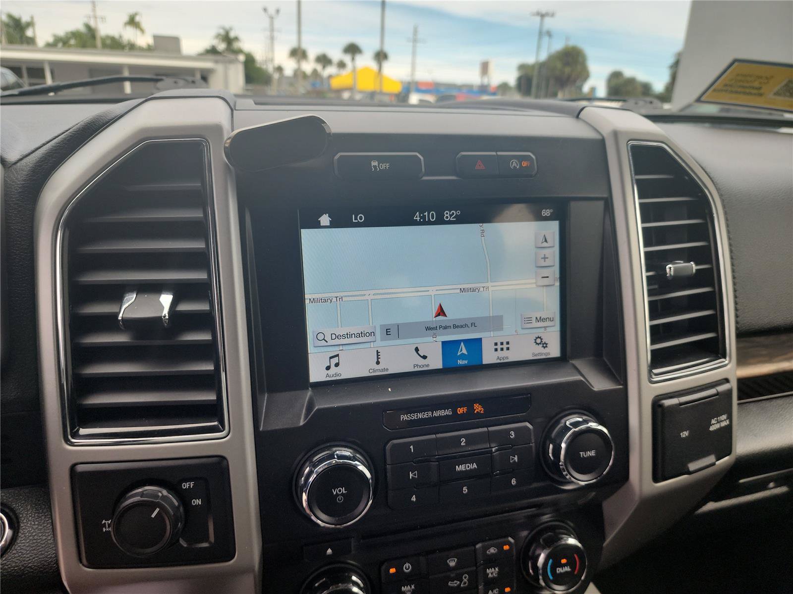 Certified 2018 Ford F150 Lariat RWD image 32
