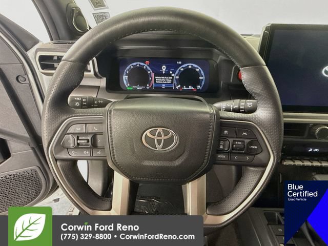 Used 2025 Toyota 4Runner TRD Off-Road Premium AWD/4WD image 15