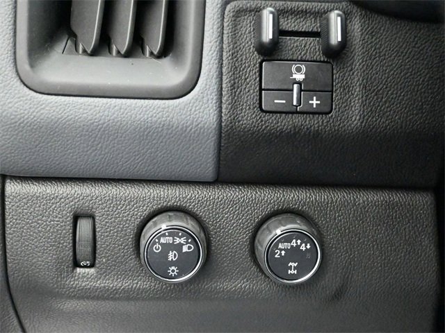 Used 2017 Chevrolet Colorado Z71 image 11