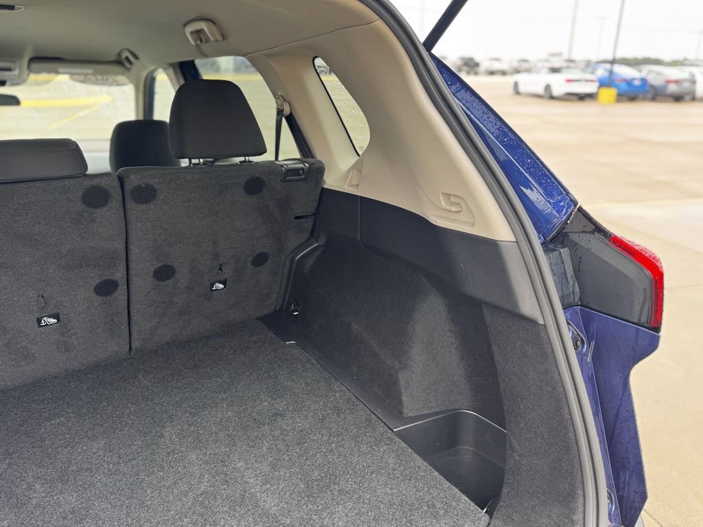 Used 2023 Nissan Rogue S image 35