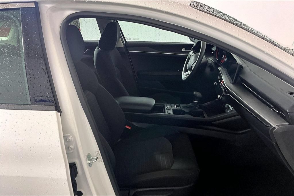 Used 2025 Kia K5 LXS FWD image 6