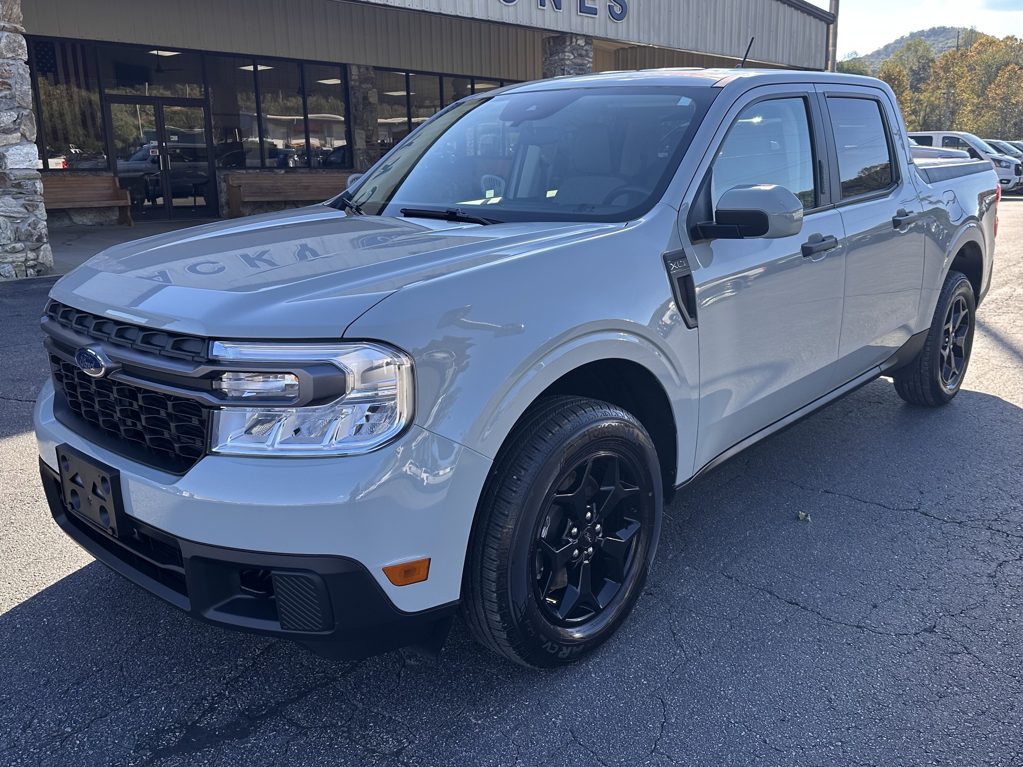 Certified 2022 Ford Maverick XLT w/ Equipment Group 300A Standard AWD/4WD image 2
