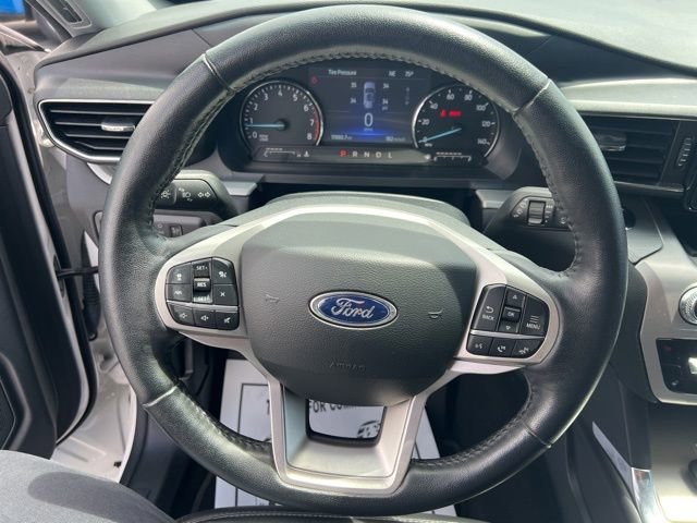 Certified 2022 Ford Explorer XLT w/ Equipment Group 202A RWD image 12