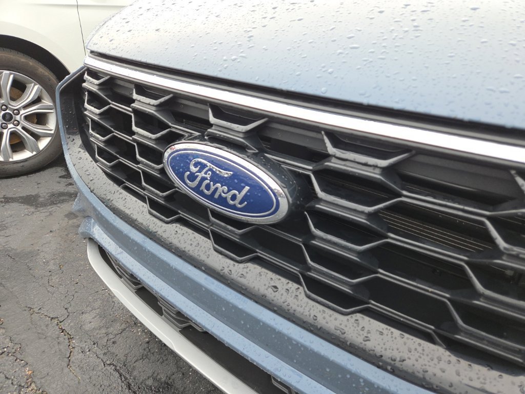 Certified 2024 Ford Escape ST-Line w/ Tech Pack #1 AWD/4WD image 2