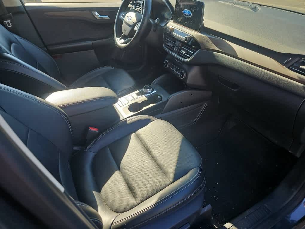 Certified 2020 Ford Escape Titanium AWD/4WD image 13