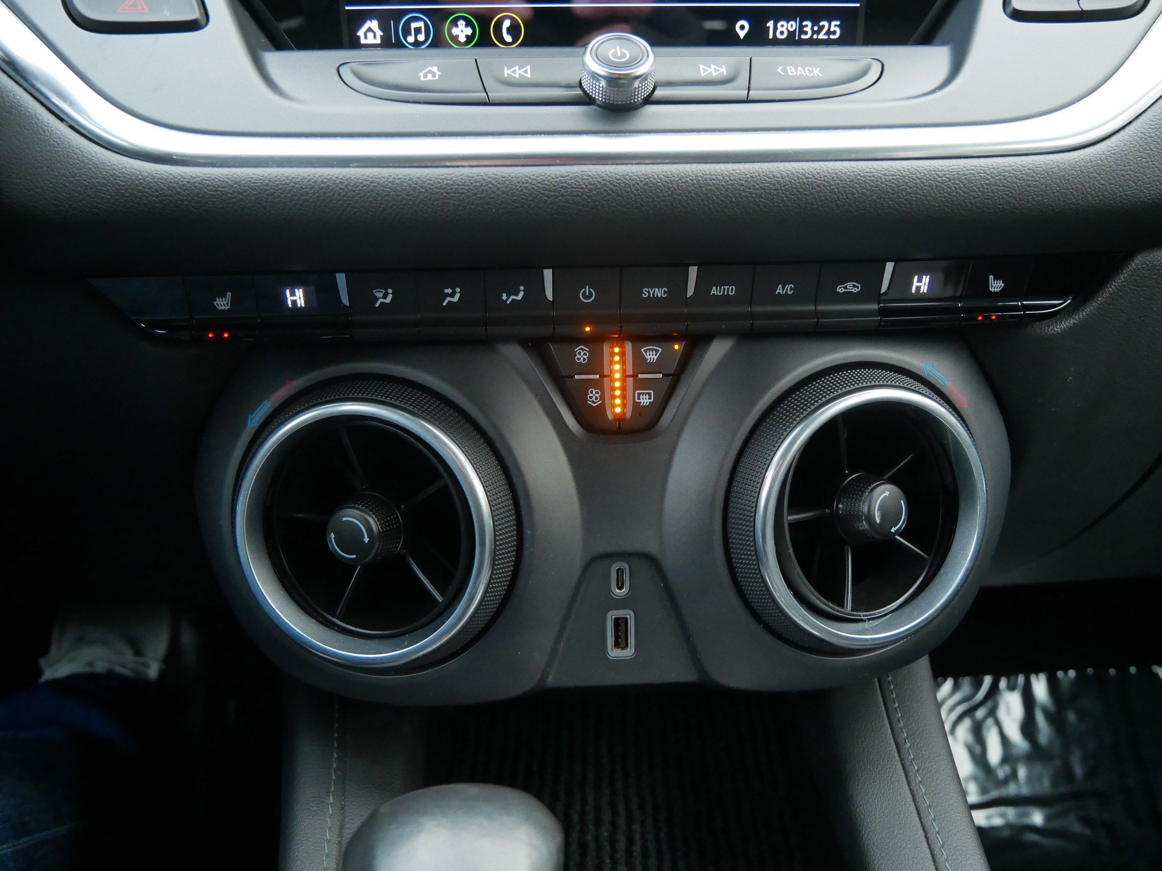 Used 2019 Chevrolet Blazer LT w/ Sun and Wheels Package image 23