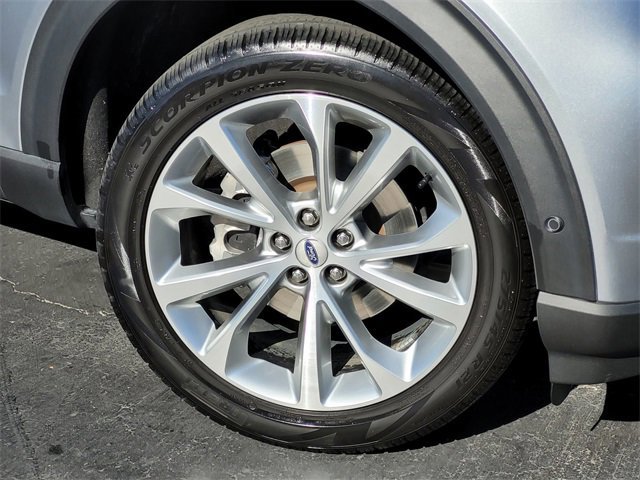 Certified 2021 Ford Explorer Platinum w/ Equipment Group 601A image 12