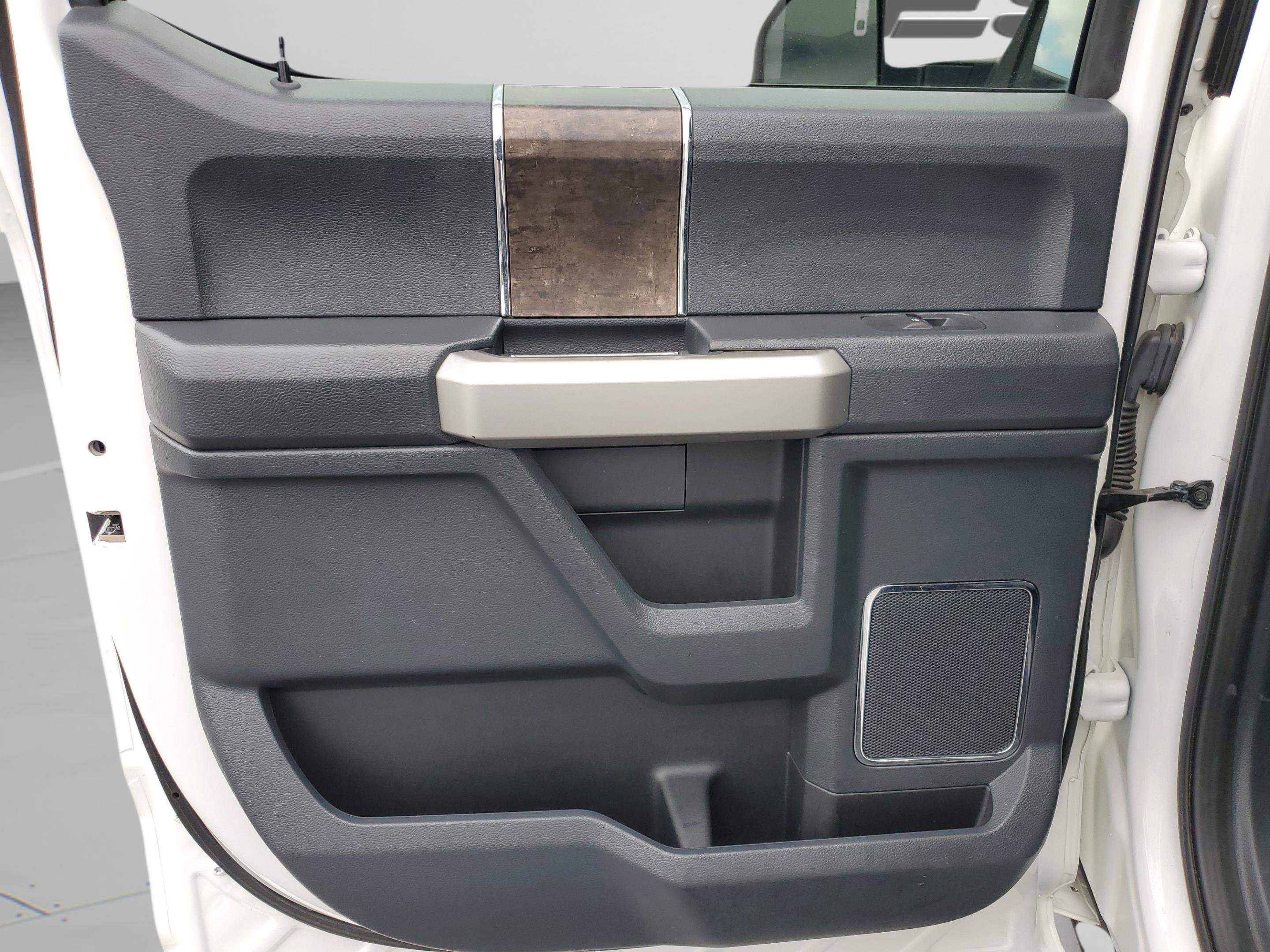 Certified 2022 Ford F350 Lariat w/ Black Appearance Package AWD/4WD image 13