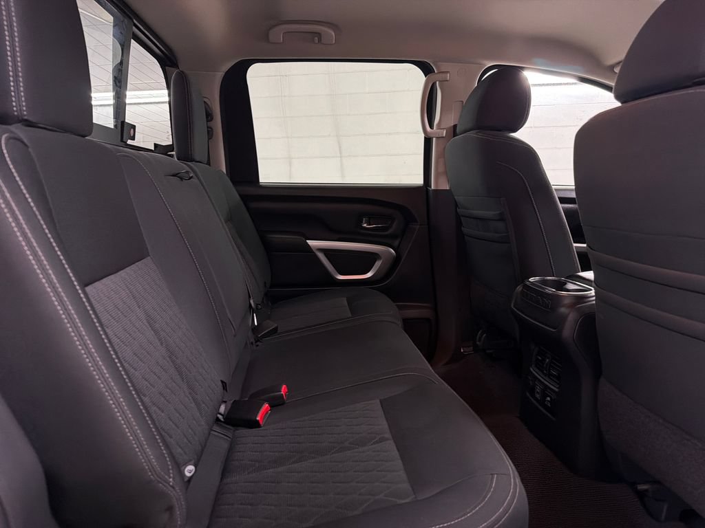Used 2019 Nissan Titan SV w/ SV Convenience Package RWD image 29