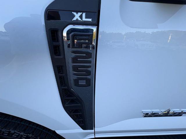 Certified 2023 Ford F250 XL AWD/4WD image 9