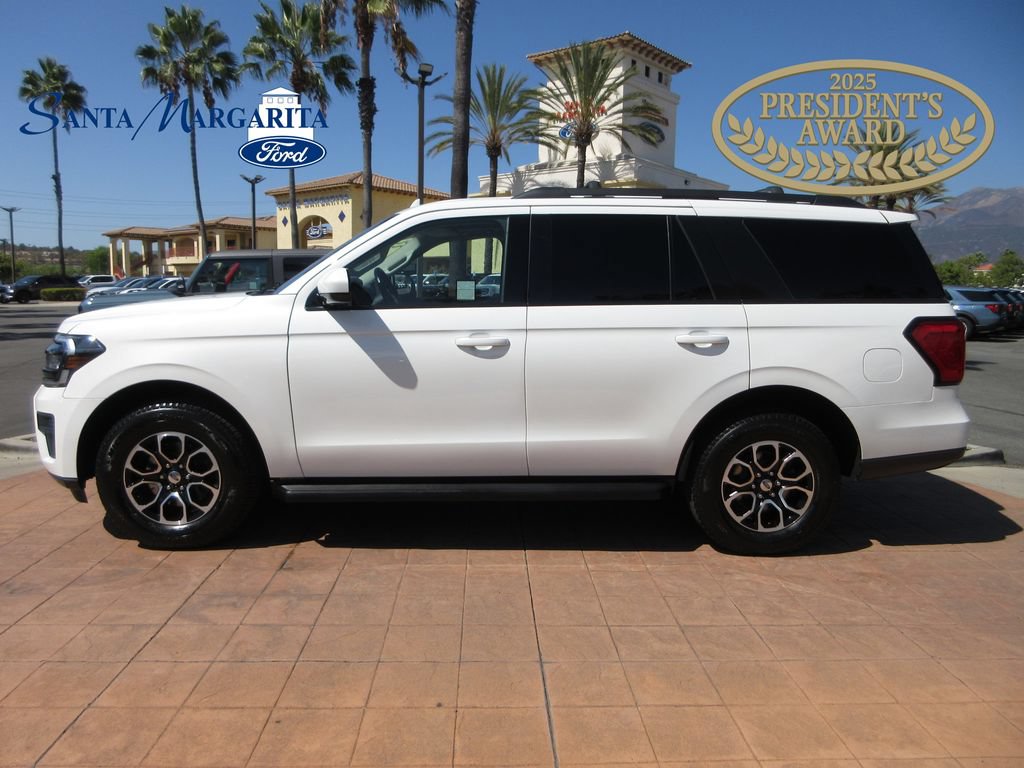 Certified 2024 Ford Expedition XLT RWD image 1