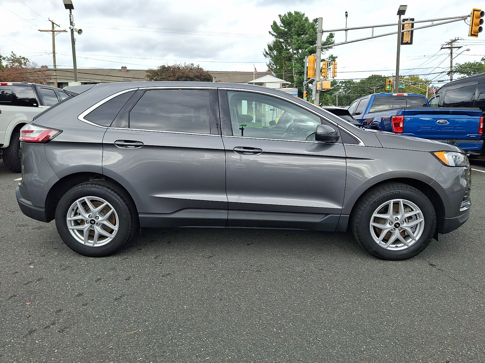 Certified 2024 Ford Edge SEL w/ Convenience Package AWD/4WD image 12