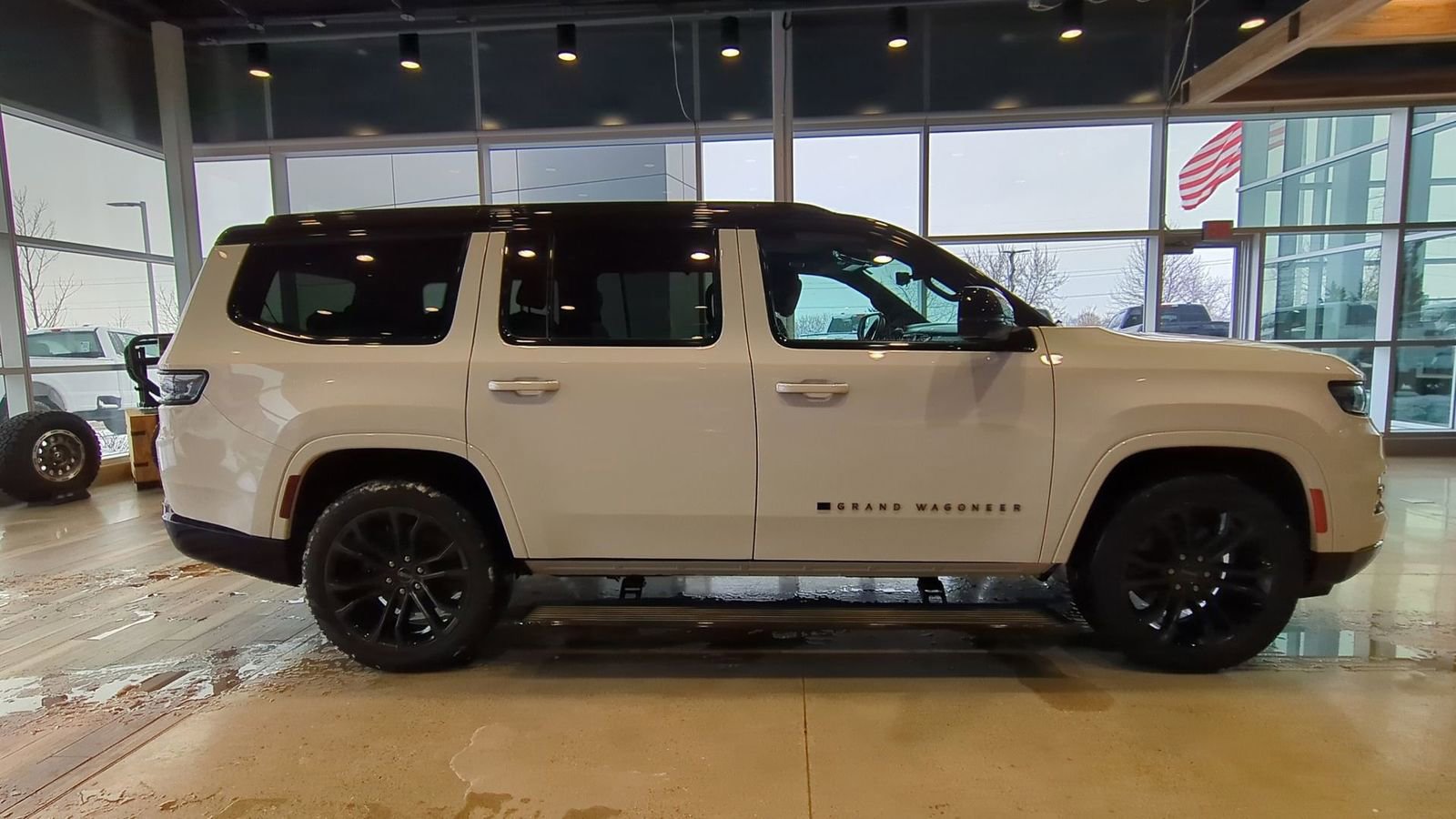 Used 2024 Jeep Grand Wagoneer Series II w/ Quick Order Packagew 28T image 8