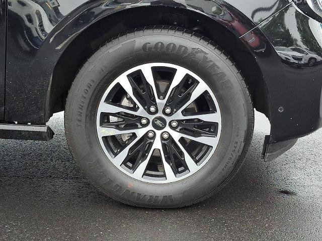 Certified 2025 Ford Expedition Platinum AWD/4WD image 8