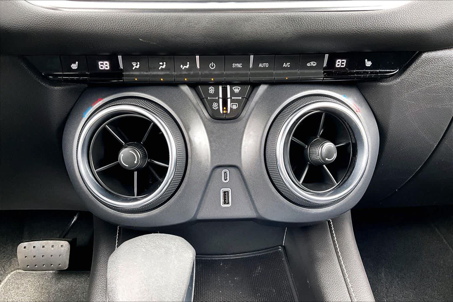 Used 2024 Chevrolet Blazer LT AWD/4WD image 35