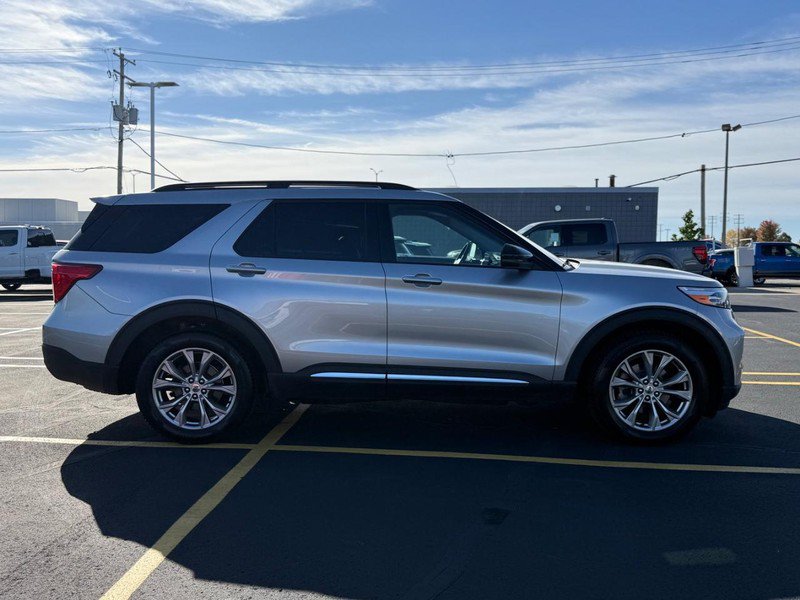 Certified 2023 Ford Explorer XLT w/ Equipment Group 202A AWD/4WD image 2