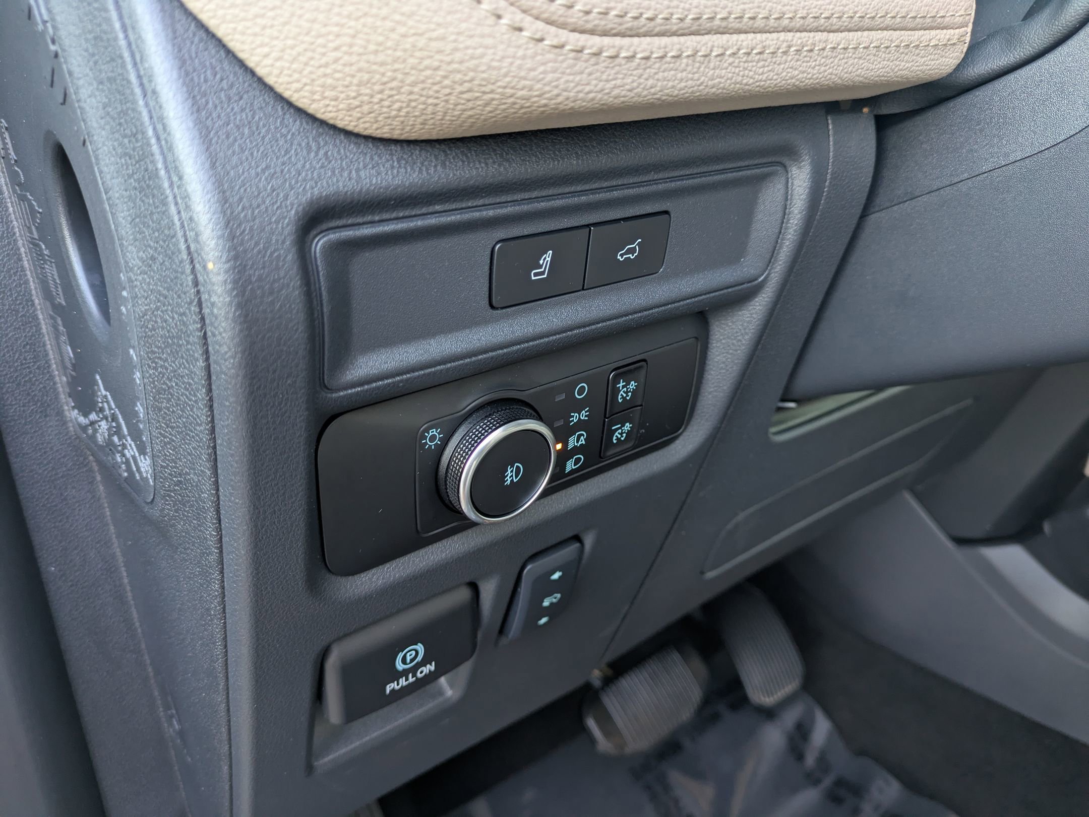 Certified 2024 Ford Expedition Limited image 14