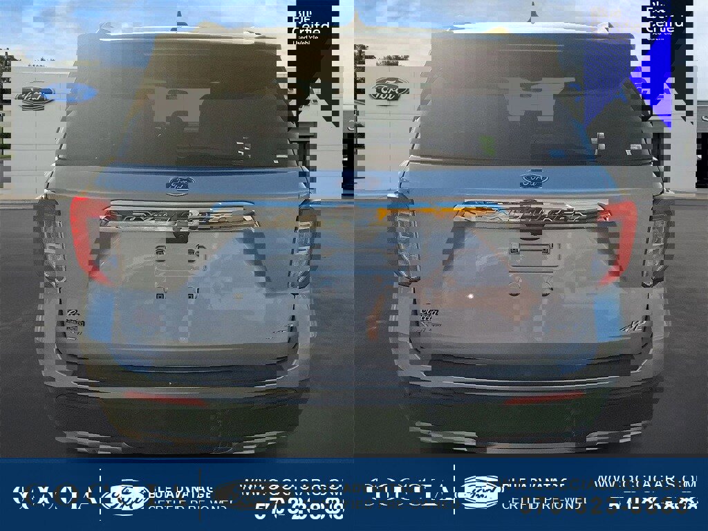 Certified 2022 Ford Explorer XLT w/ Equipment Group 202A image 4