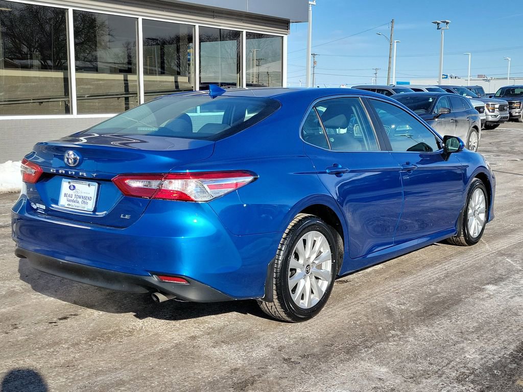 Used 2020 Toyota Camry LE image 4