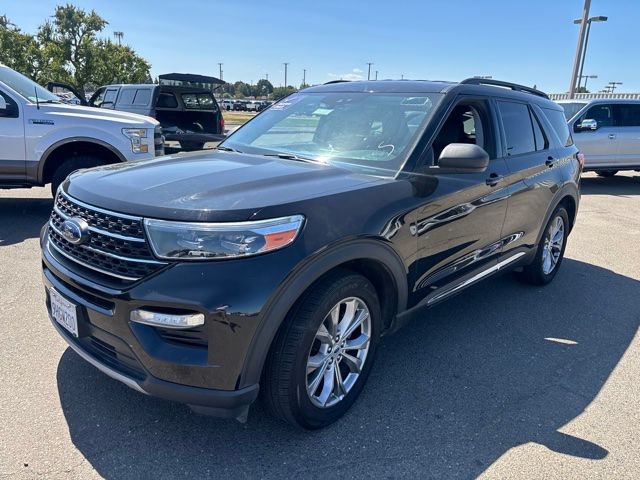 Certified 2023 Ford Explorer XLT w/ Equipment Group 202A RWD image 2