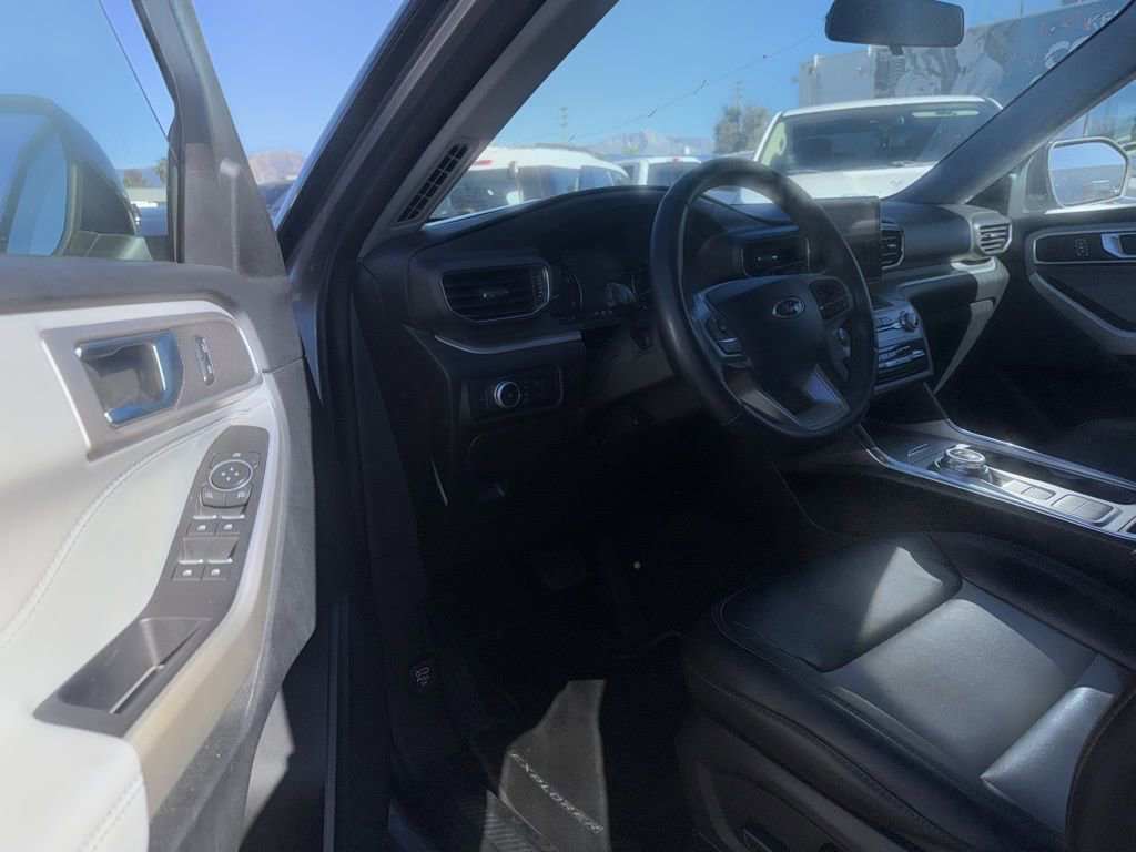 Certified 2022 Ford Explorer XLT w/ Equipment Group 202A image 6