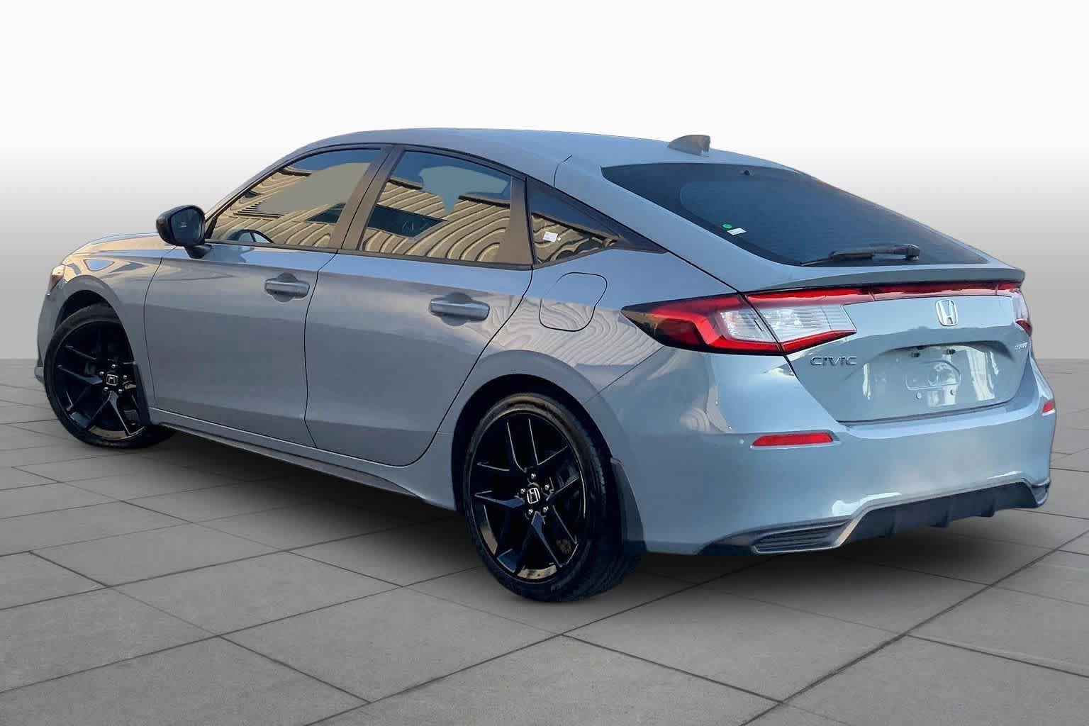 Used 2023 Honda Civic Sport image 11