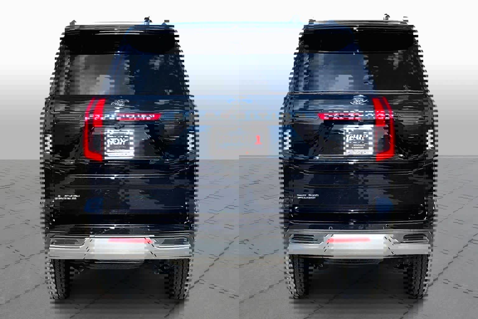 Certified 2025 Ford Expedition Platinum w/ Platinum Ultimate Package image 3