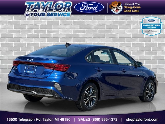 Used 2023 Kia Forte LXS w/ LXS Technology Package FWD image 3