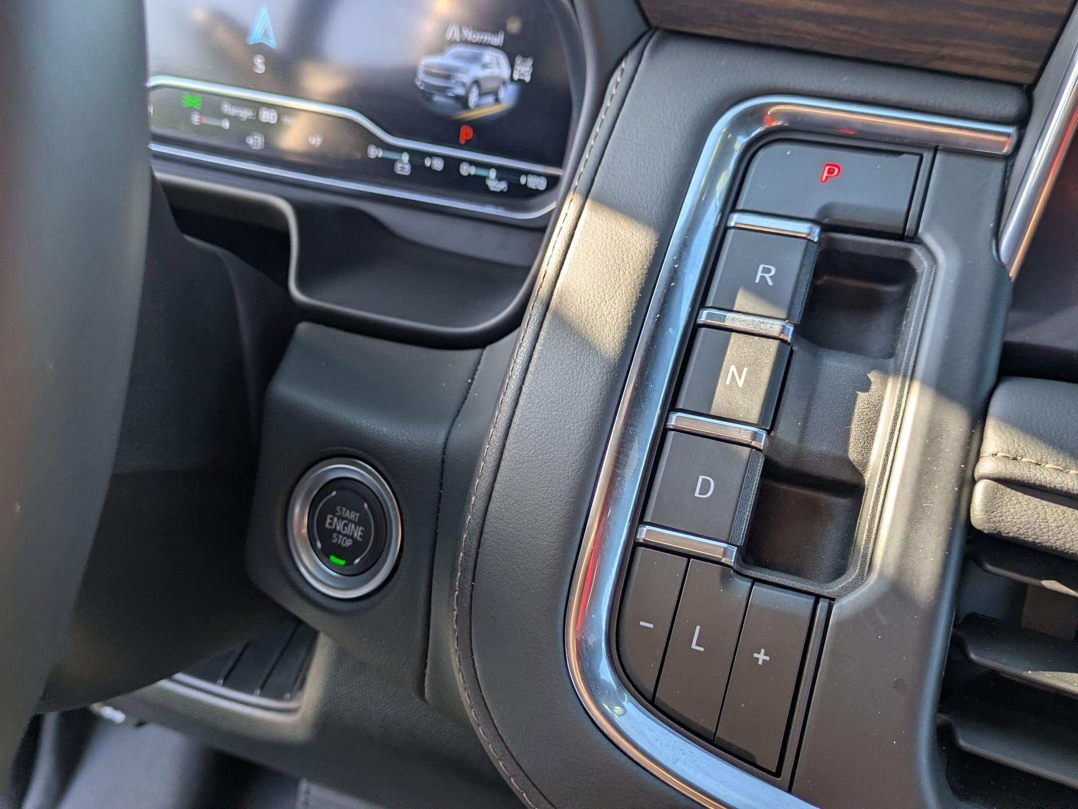 Used 2024 Chevrolet Tahoe High Country w/ Advanced Technology Package AWD/4WD image 25