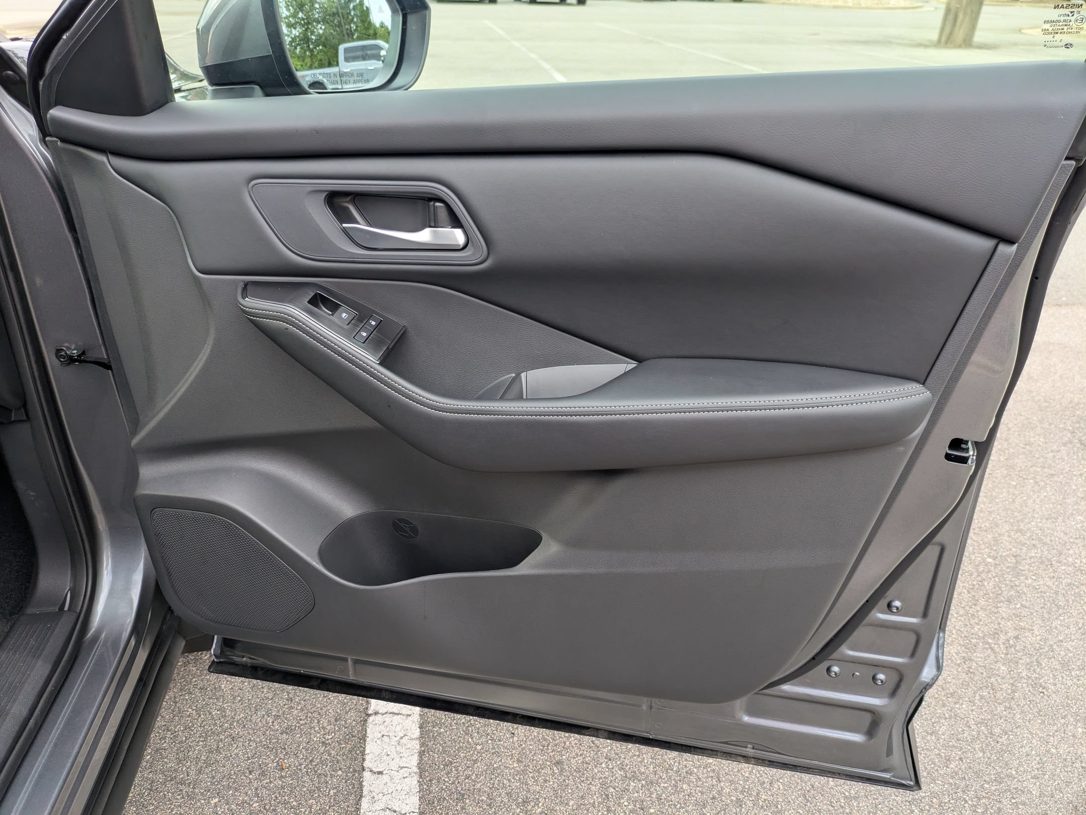 Used 2026 Nissan Rogue SV FWD image 38