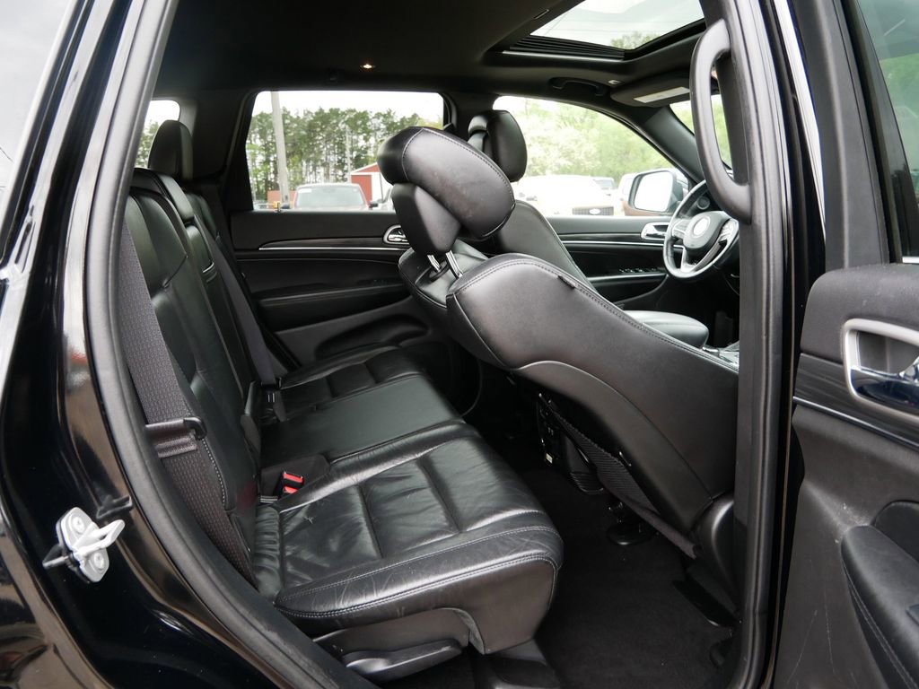 Used 2019 Jeep Grand Cherokee Limited AWD/4WD image 9