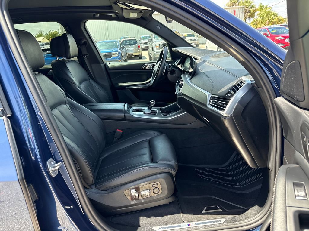 Used 2022 BMW X5 xDrive40i w/ M Sport Package image 26