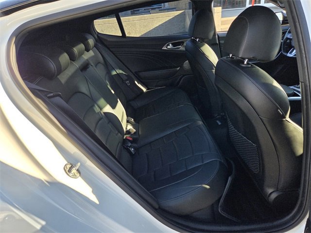 Used 2022 Kia Stinger GT2 image 14