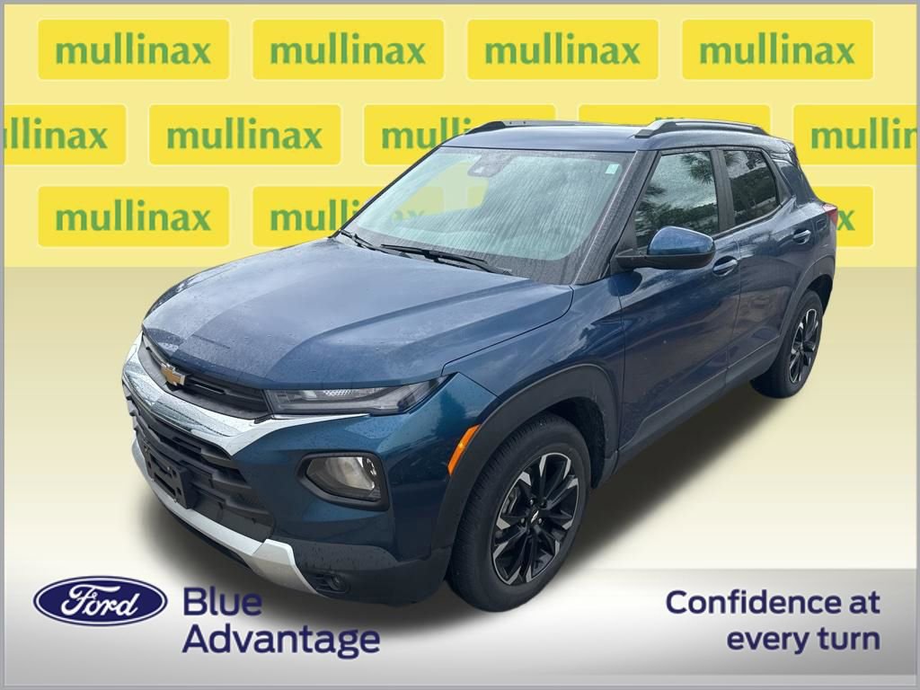 Used 2021 Chevrolet TrailBlazer LT w/ Convenience Package FWD image 2